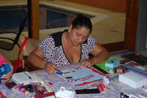 Clases de Scrapbooking Navidad San Jose Costa Rica Tape Runner Rasgado de Papel Clases de Scrapbooking Navidad San Jose Costa Rica Tape Runner Rasgado de Papel